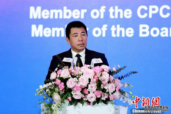 中国第一汽车集团公司党委常委、副总经理、一汽-大众董事、党委书记、总经理刘亦功致辞